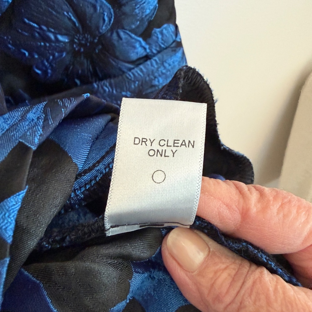 Rich Jacquard IC Collection jacket -- Size L - Picture 7 of 7